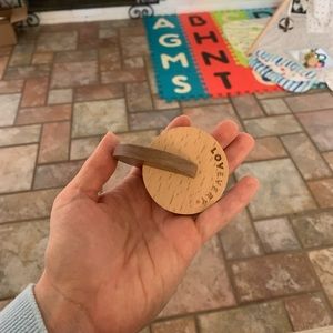 Lovevery hand to hand disk